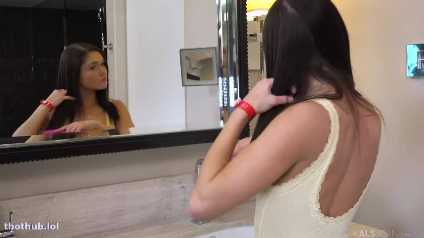 Zoe Bloom Mirror Mirror