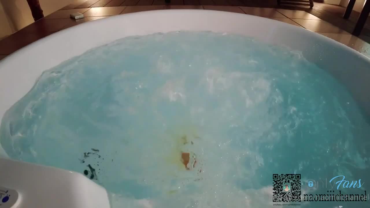 Cute Naomiii Channel Gets Plowed After Eating