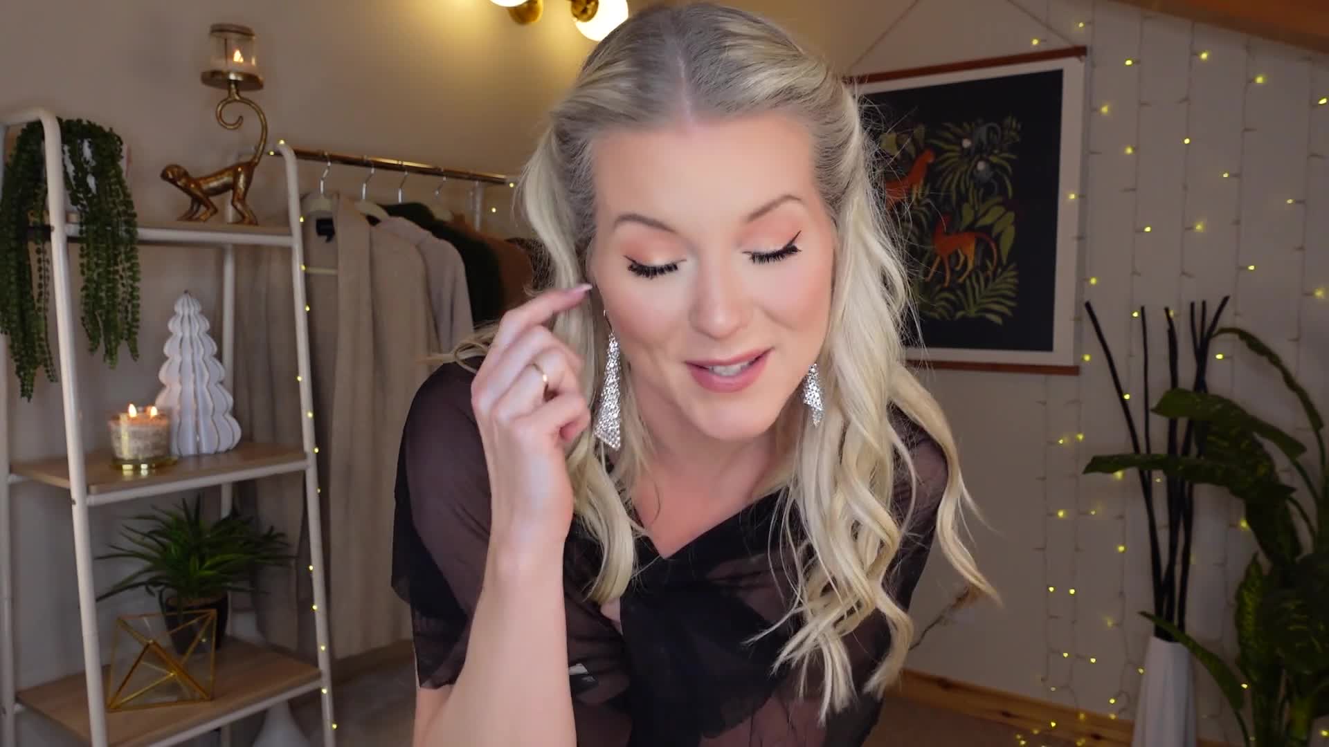 Kat Wonders Galactic December 2020