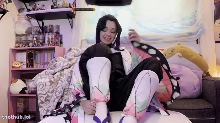 gwentaii - The Striptease Game