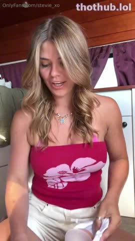 Stevie Xo  Gets Hers Pussy Stretched By A Huge Dildo