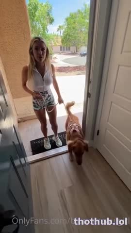 Dog Walker BlondeMauiGirl Is Ready To Taking Cock