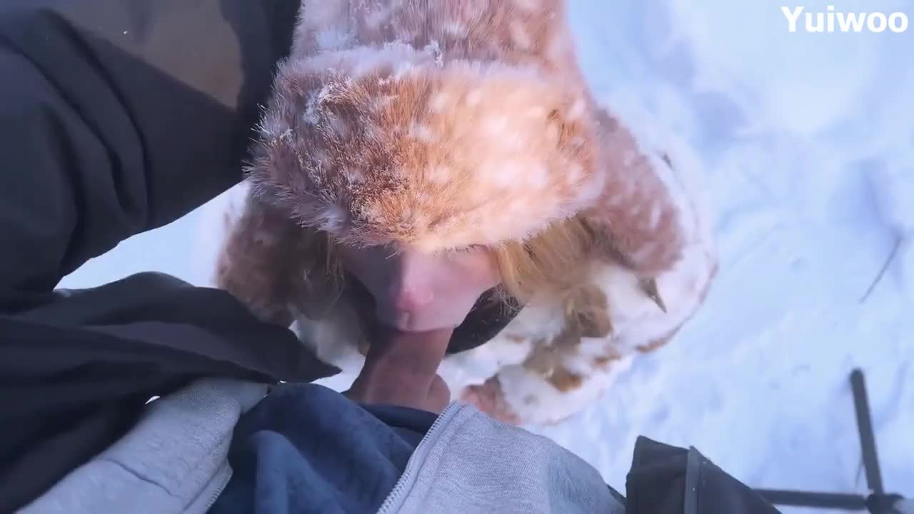 Yuiwoo Swallows Fresh Cum In A Snowy Outdoors