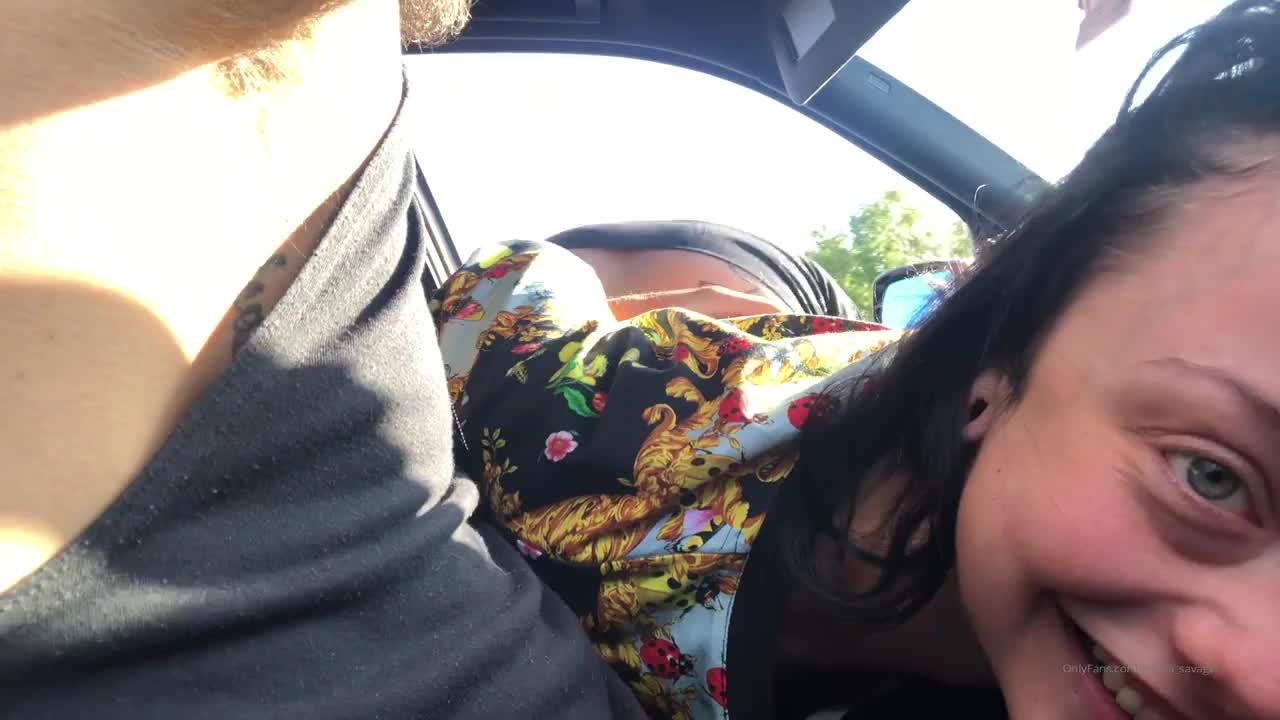 Goth Alessa_Savage Gives Messy BJ In The Car
