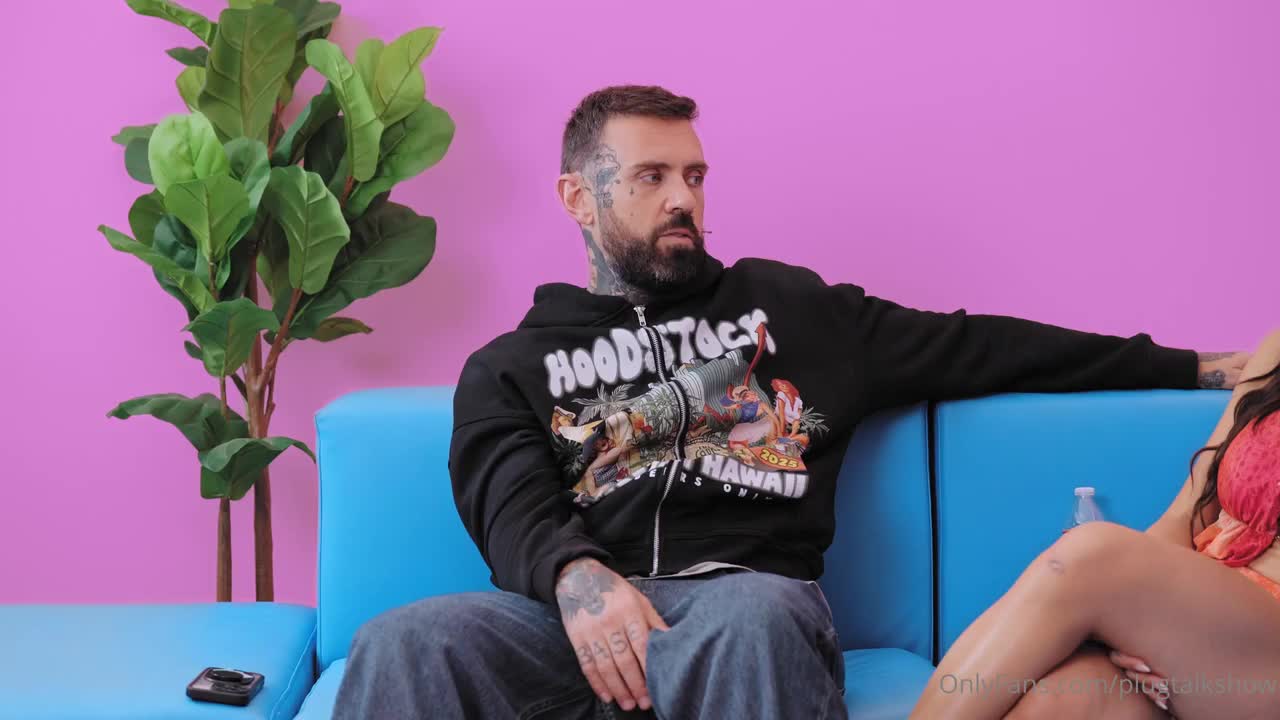 Violet Myers And Lena The Plug NEW Couch NEW Threesome With Bestie Violet On PlugTalk Podcast