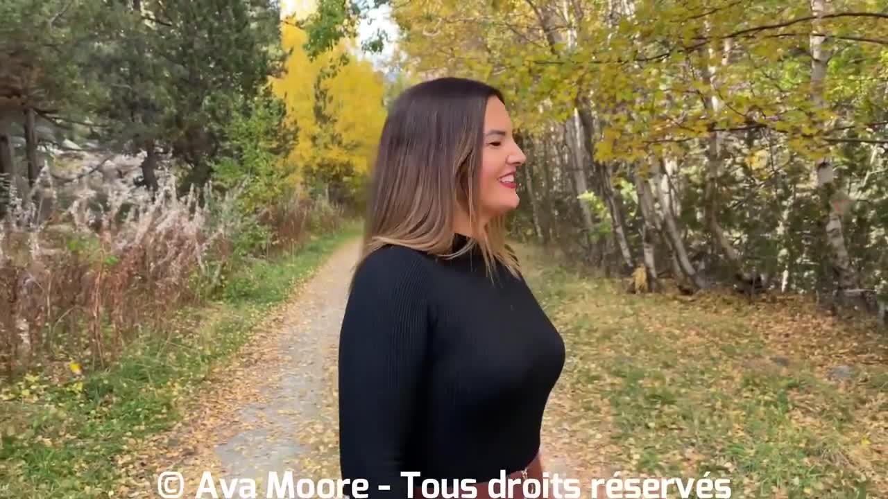 AvaMoorex Drills Her Asshole In The Woods