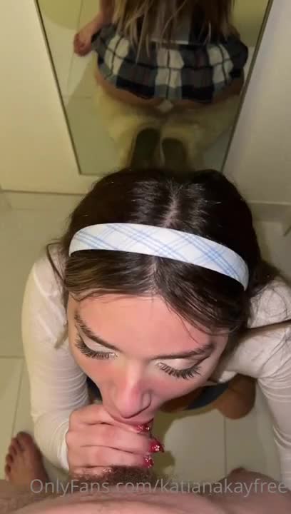 Katiana Kay Gives Head In A Dressing Room