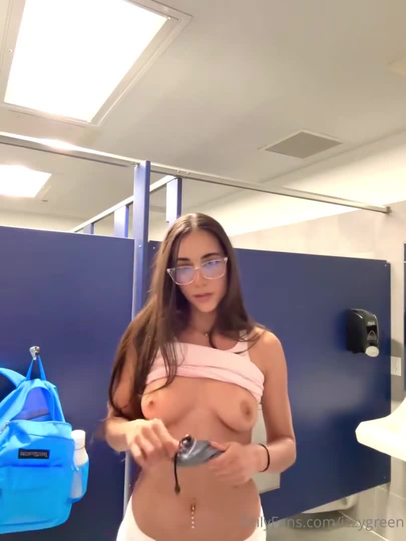 Izzy Green Nude Dildo Masturbation OnlyFans Video Leaked