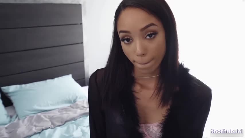 Vina Sky Alexis Tae - Threesome