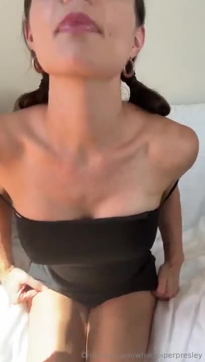 Piper Presley’s Solo Masturbation With A Vibrator