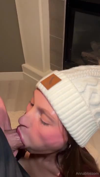 Anna Blossom Gives Oral To Her Boyfriend In A Beanie