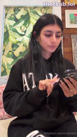 Mia Khalifa - live Swimming pool