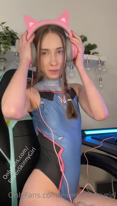 Irainature As D.Va Inserts A Glass Dildo In Her Ass