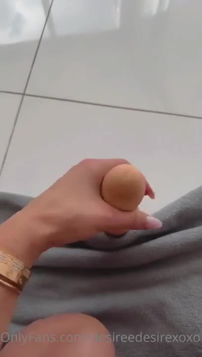 Desireedesirexoxo Enjoys Riding Her Dildo