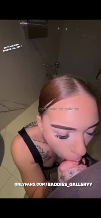 TheLatBarbie Invites Her Date Over A Risky Restaurant Bathroom Sex