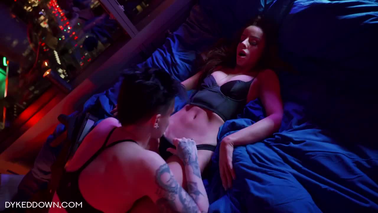 Vanna Bardot Gets Sensual Dicked Down Under Neon Lights