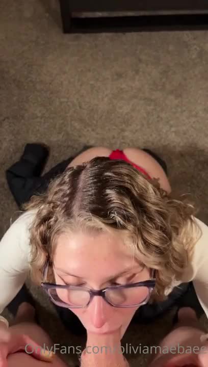 Olivia Mae Bae Sucks Her BF’s Dick