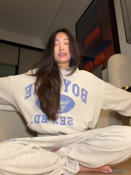Yemada OnlyFans leaked Yemada Stuffs Her Pussy With A Dildo on HDthot
