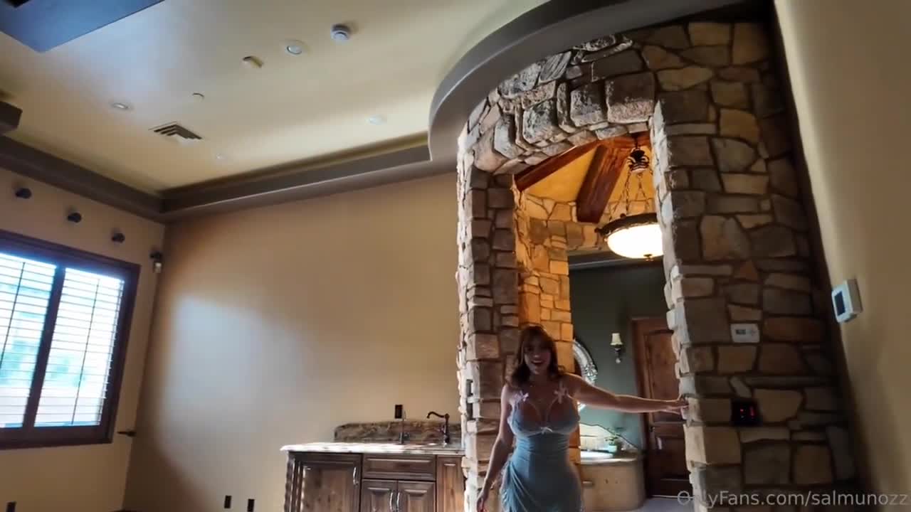 Salomelons Blows Her Stepbro & Gets Banged