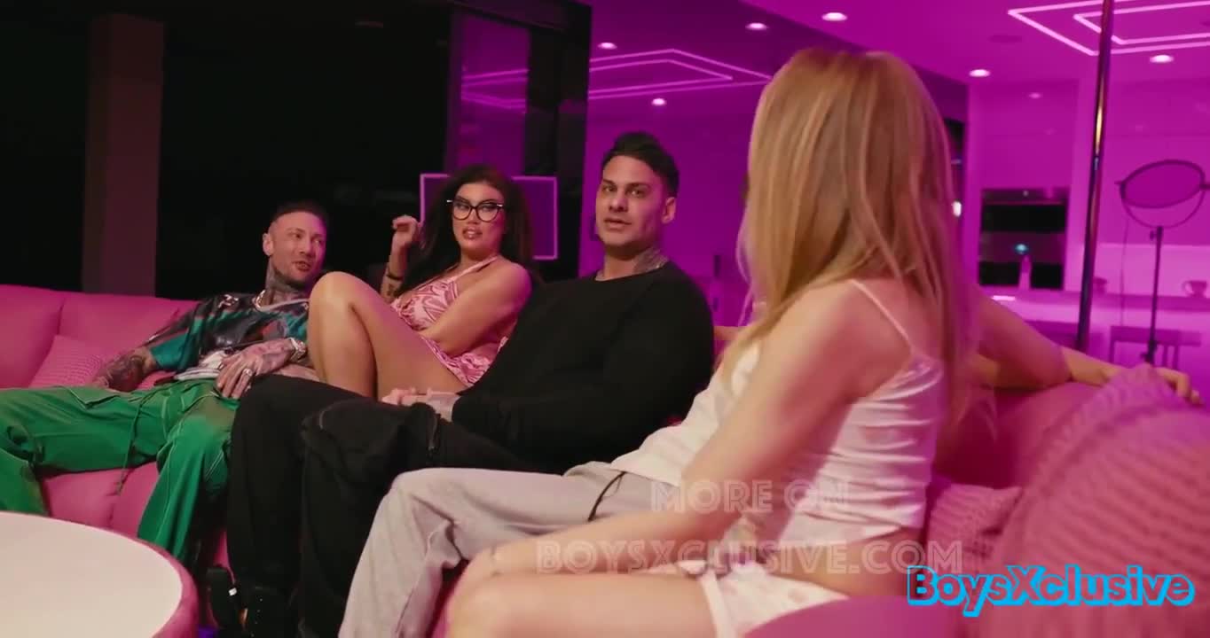 Toochi Kash And Aurora North Trans Barbie Surprise Fucking