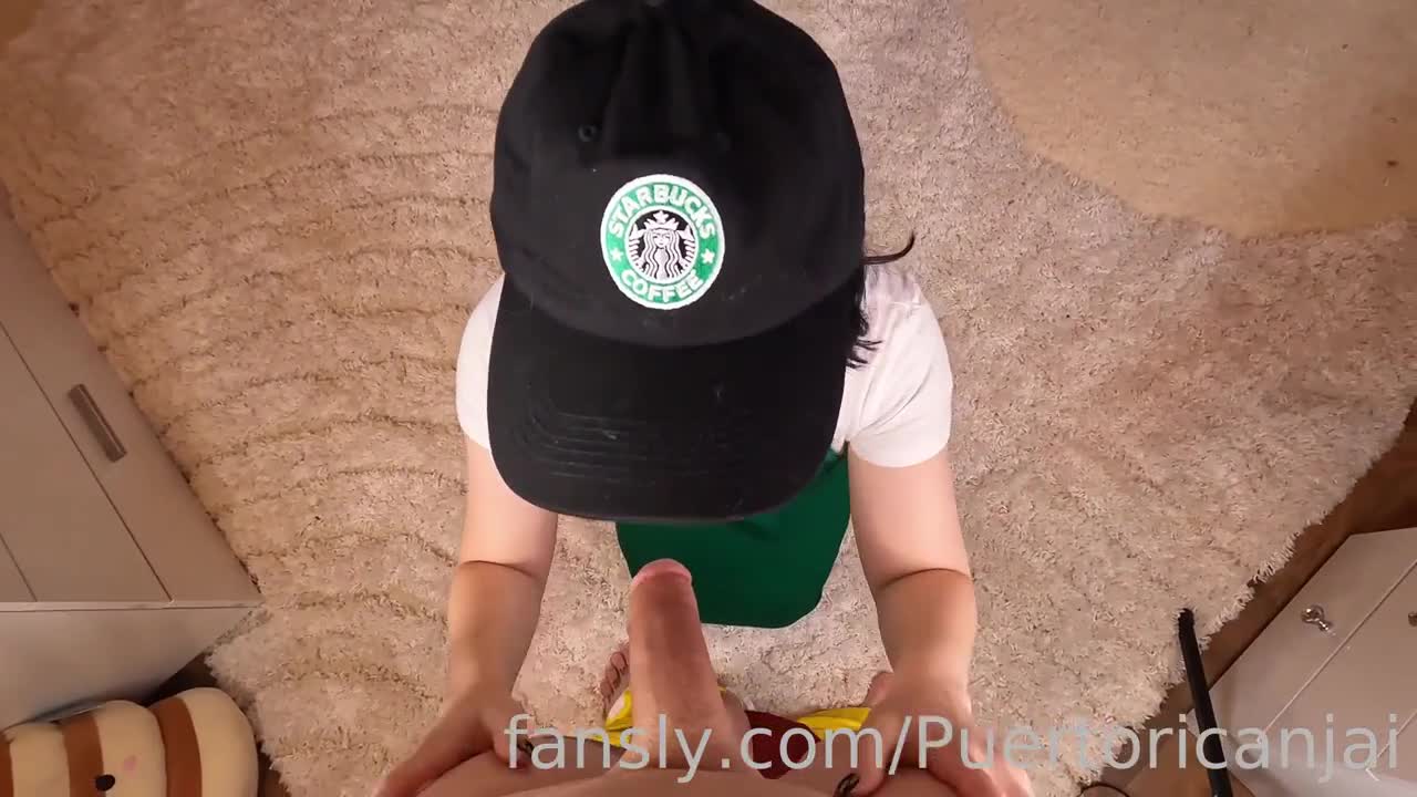 Starbucks Barista Jaixpetite Pleases Her BF’s Cock
