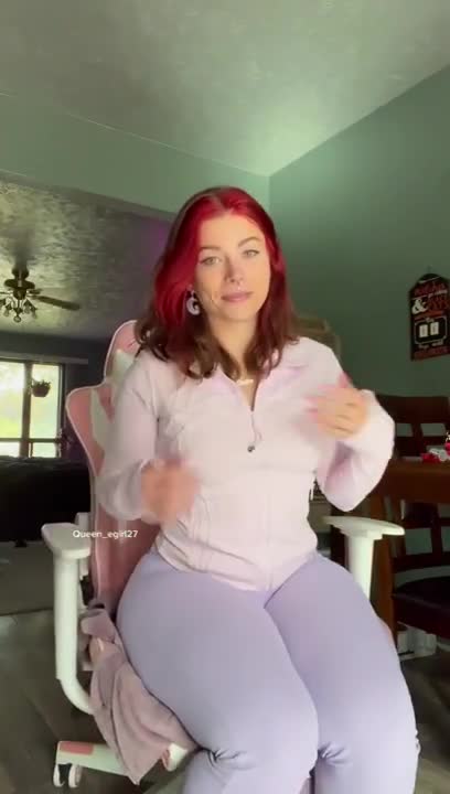 Queen Egirl Fills Her Holes With Her Dildos