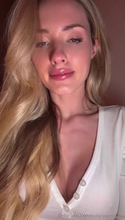 Katy Hollick Plays With Her Soaking Wet Pussy