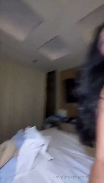Hanna Miller Plays With Her Pussy On The Bed