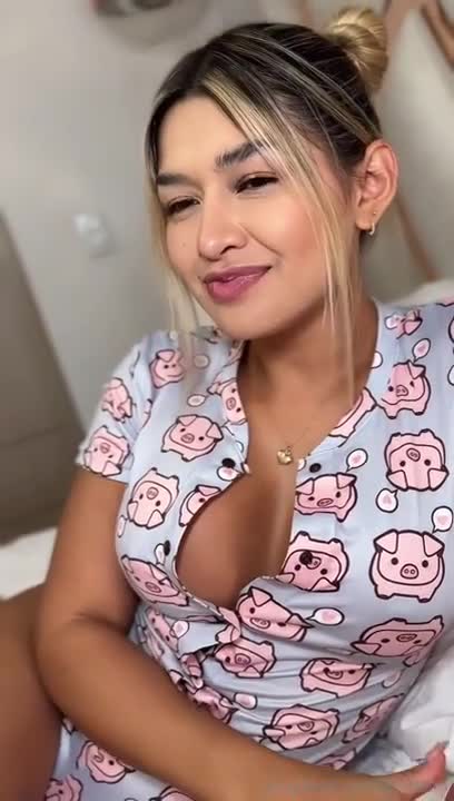Dani Tabares & Juliana Cortez’s Lesbian Fun