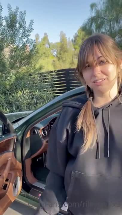 Riley Reid Gets Pulled Over And Fucks Her Way Out
