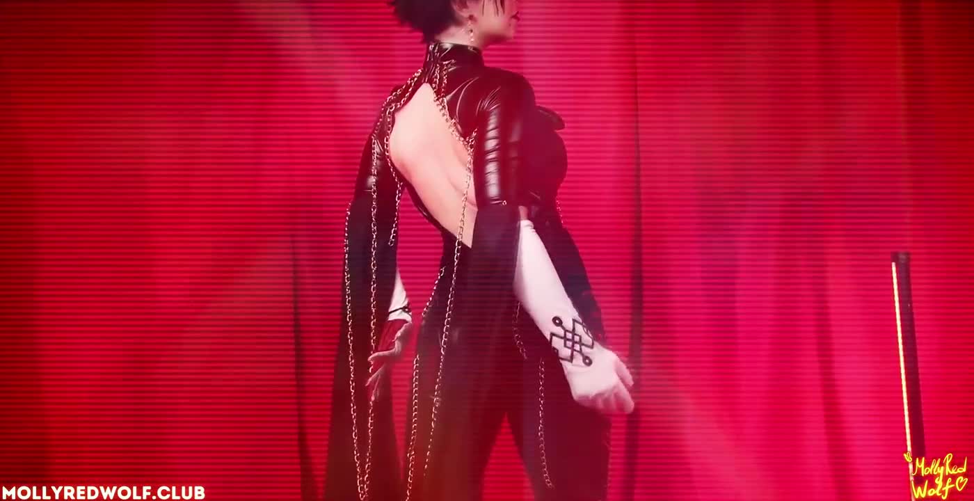 Femdom Mollyredwolf Dominantly Bounces On A Cock