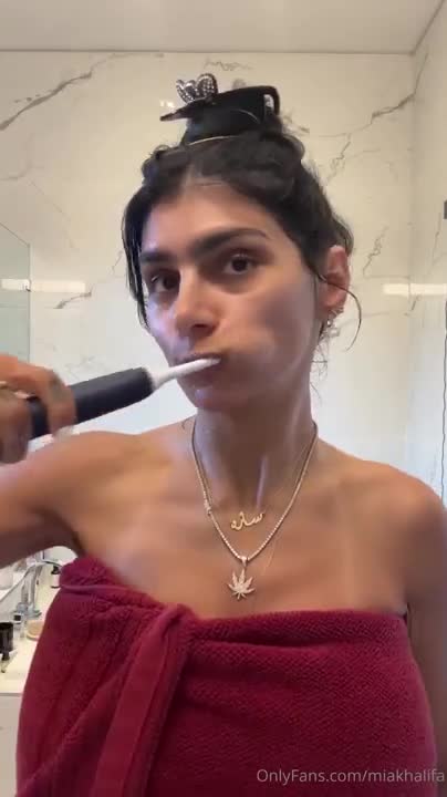 Mia Khalifa Being Extra Sexy For Date Night Hookup NEW PPV