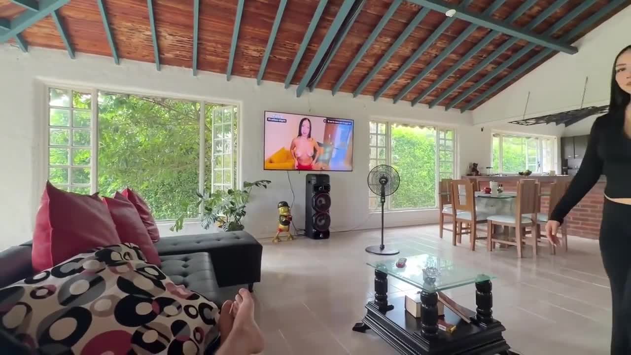Maluxe6 Pleases Her Fan’s Cock