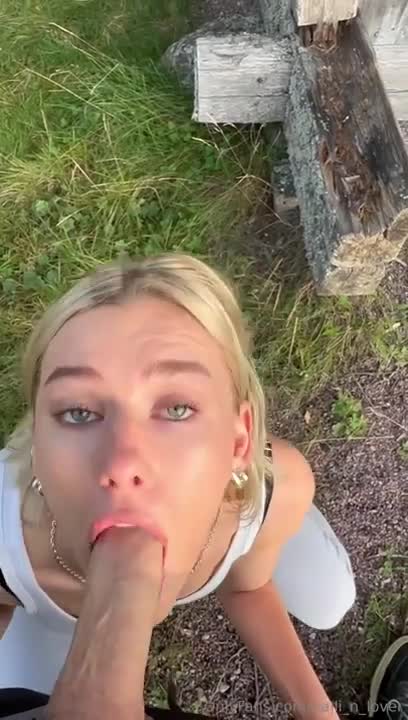 Wildhalli Gets Her Pussy Drilled Outdoors