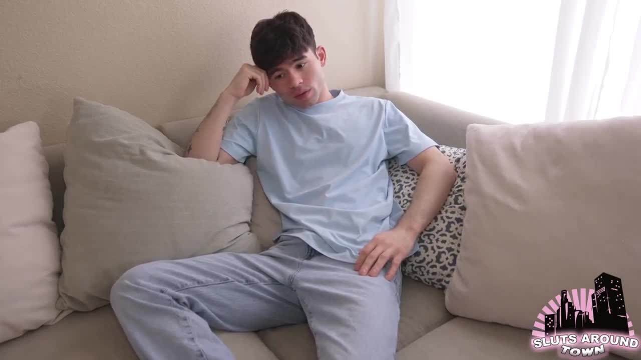 Serena Hill Princess Cosplaying Girlfriend Convinces Boyfriend to Try Roleplay