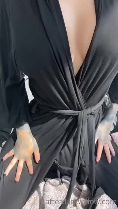 Willow Harper Shows Off Her Big Tits And Sexy Figure