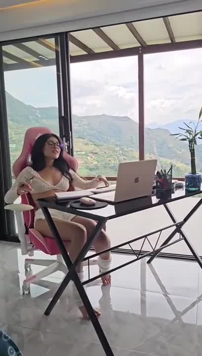 Stepbro Distracts Carolina Guerrero From Studying