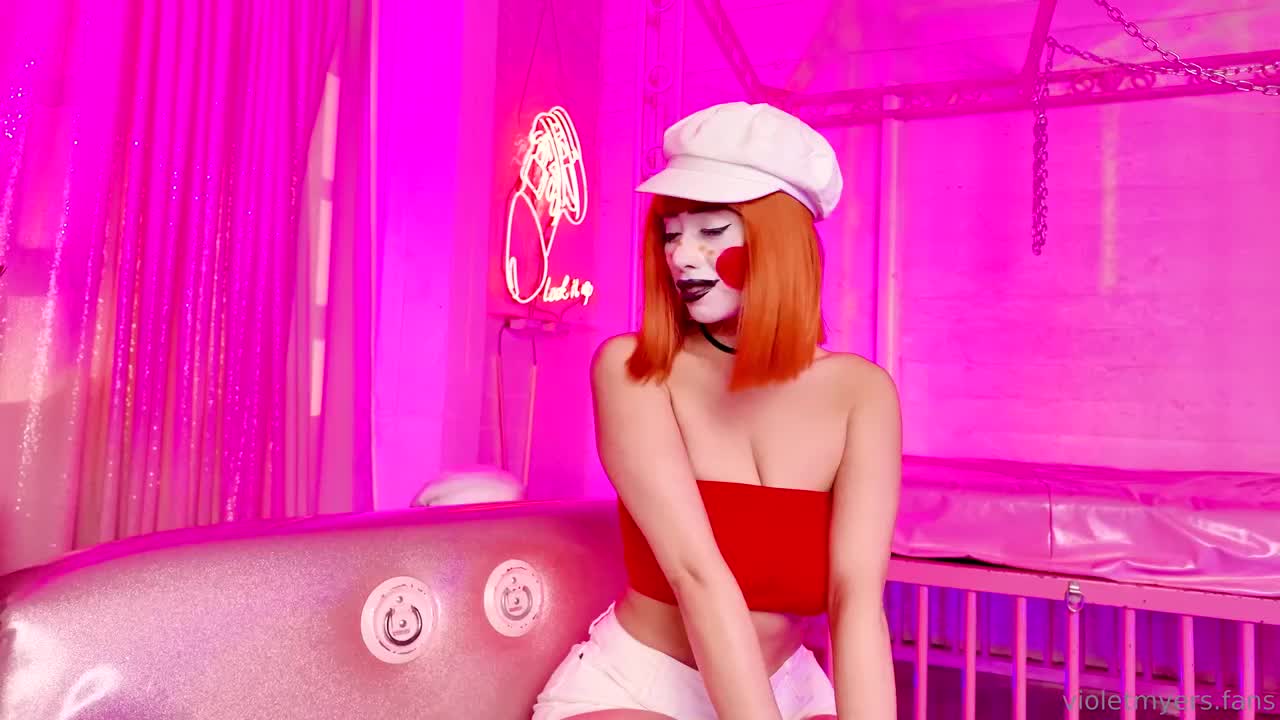 Violet Myers And Jewelz Blu DeeDee Cosplay Lesbian Show