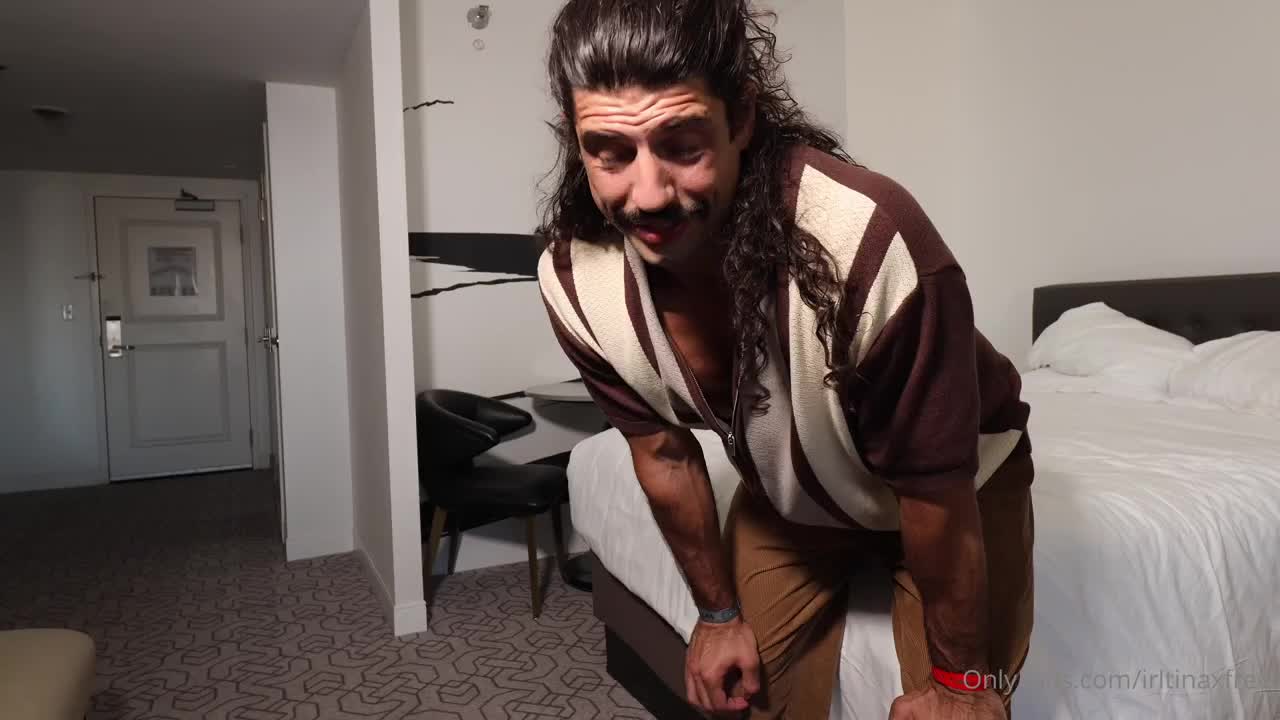 Tina Snow NEW Super Hot MILF Squirts Before Fucked Hard On Bedroom