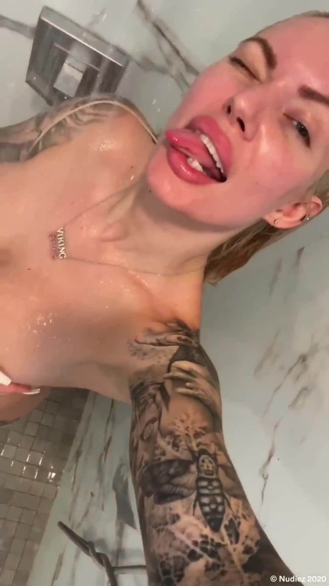 Viking Barbie Finger Fucking In Soapy Shower NEW PPV