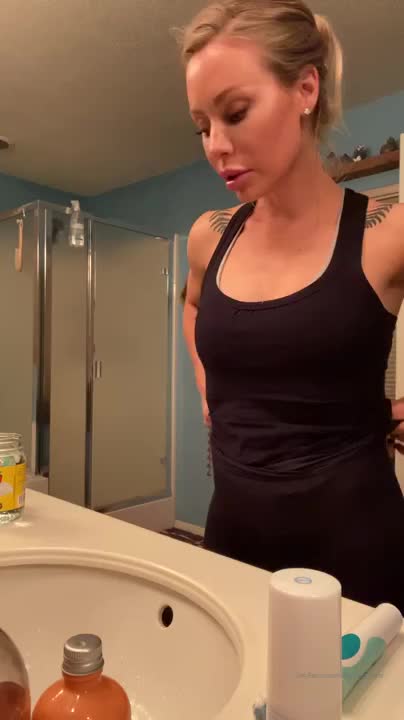 Nicole Aniston Dancing Naked And Squirting In The Shower NEW PPV
