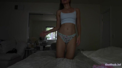 Caroline Zalog OnlyFans leaked Caroline Zalog Cute Undies Try On in Bed on HDthot