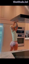 Iggy Azalea OnlyFans leaked iggy azalea She shakes her juicy ass on HDthot